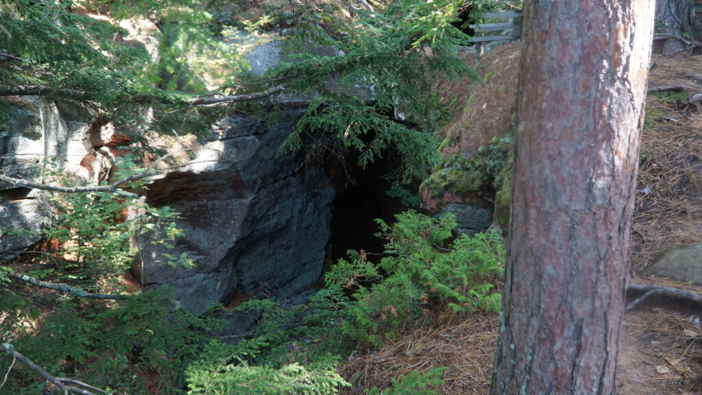 4Xploring Northwoods21 Cave